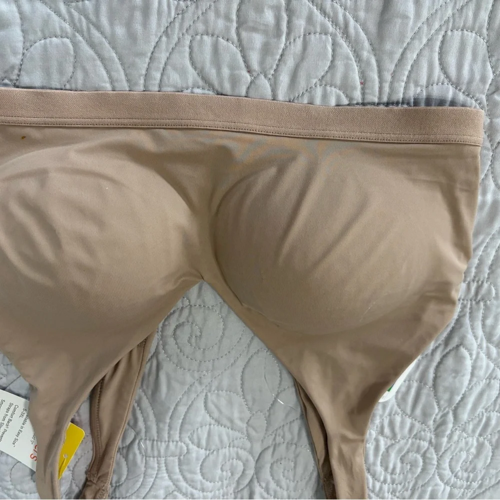 Warner's Tan Lightly Lined Cloud 9 Bra Size Medium - Picture 4 of 8